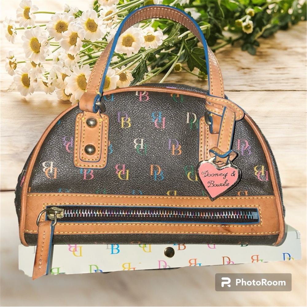 ❤️❤️❤️Dooney and Bourke vintage Mini❤️❤️❤️